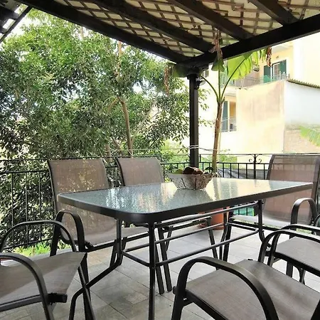 'panos' Comfy Apartment